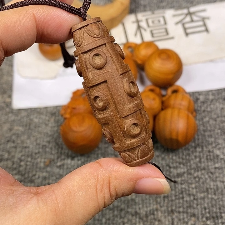 檀香木手串/手链老山檀香黑肉莲花大天珠