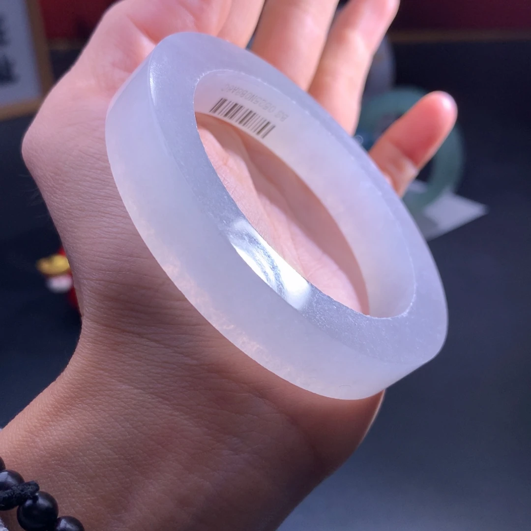 定制翡翠未镶嵌翡翠手镯
