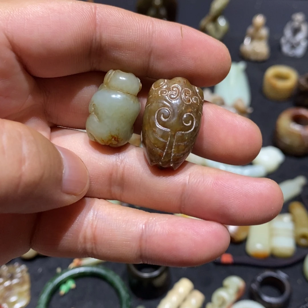 和田玉（糖玉）未镶嵌颈饰高****)