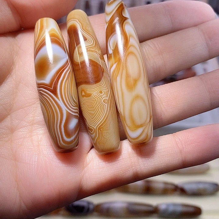 午***旁玛瑙/玉髓未镶嵌珠宝半成品