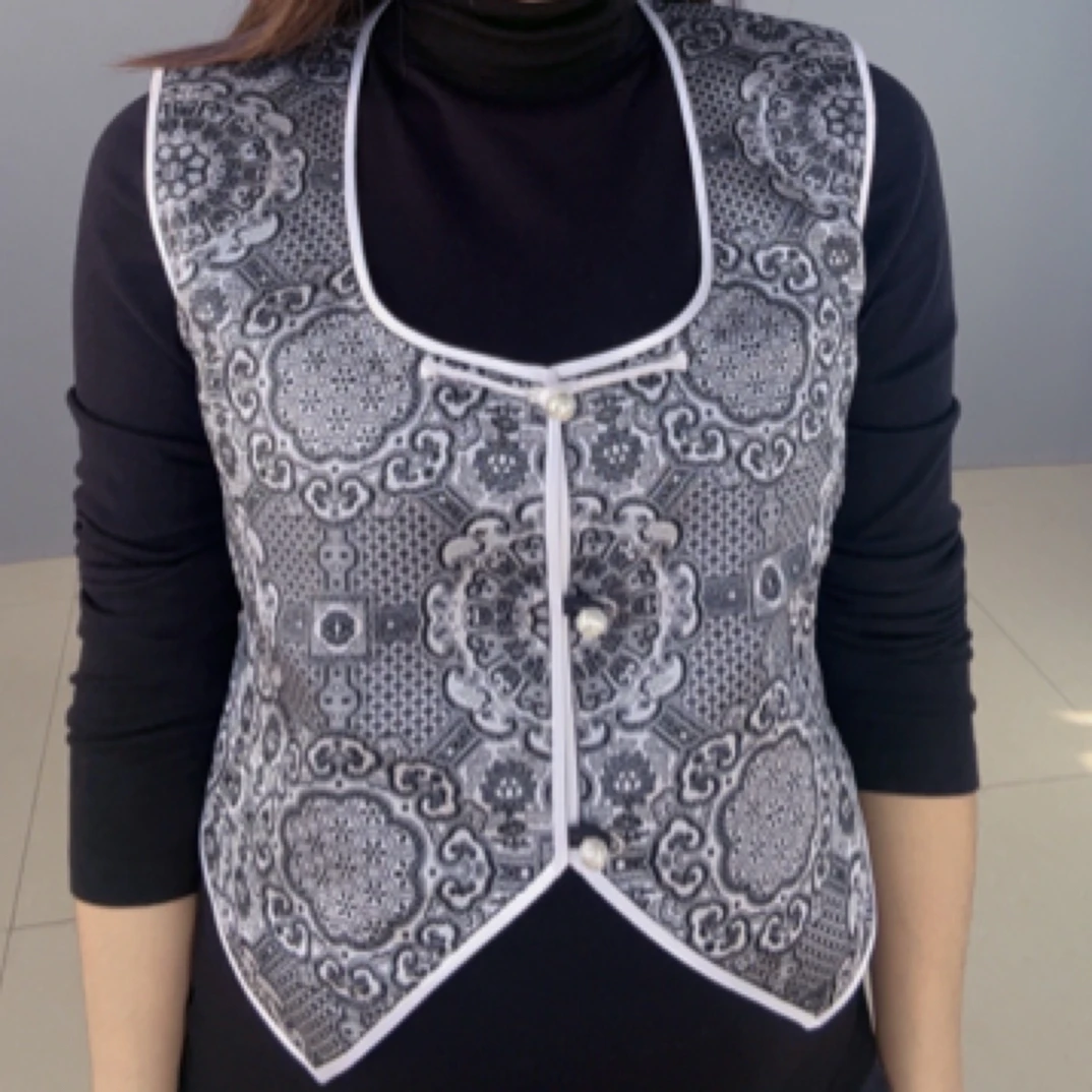 【也速丽服饰】新款女时尚马甲