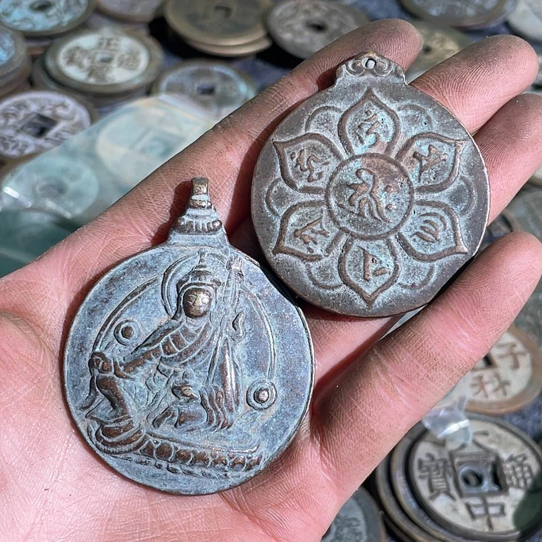 铜挂花莲花生大师