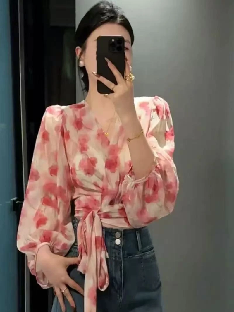 法式V领泡泡袖短款碎花衬衫女春秋2025气质衬衣绑带长袖显瘦上衣