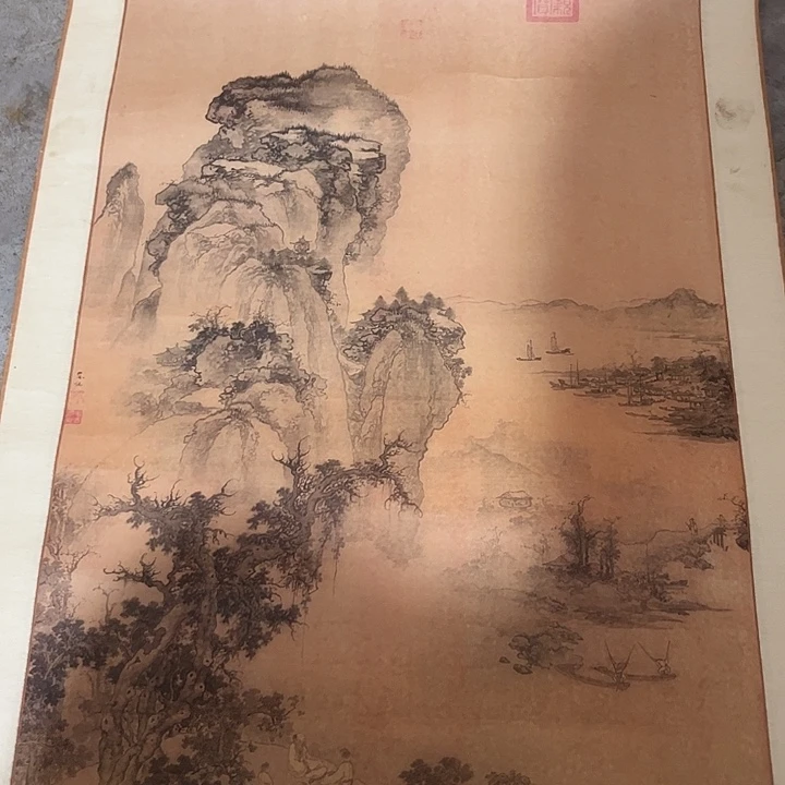 摆件，破损，水渍，轴坏都是正常的印刷
