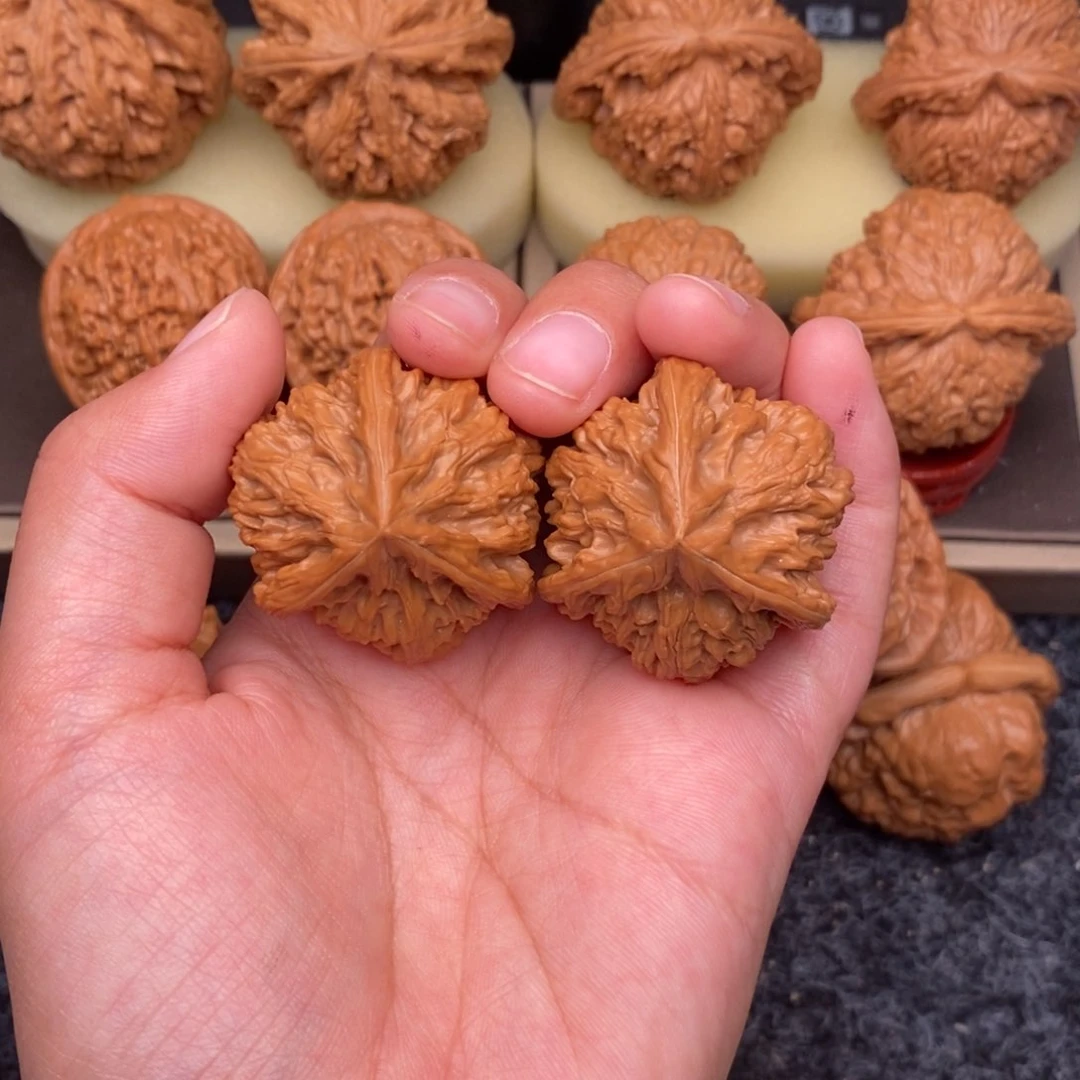 文玩核桃把件精品三棱35