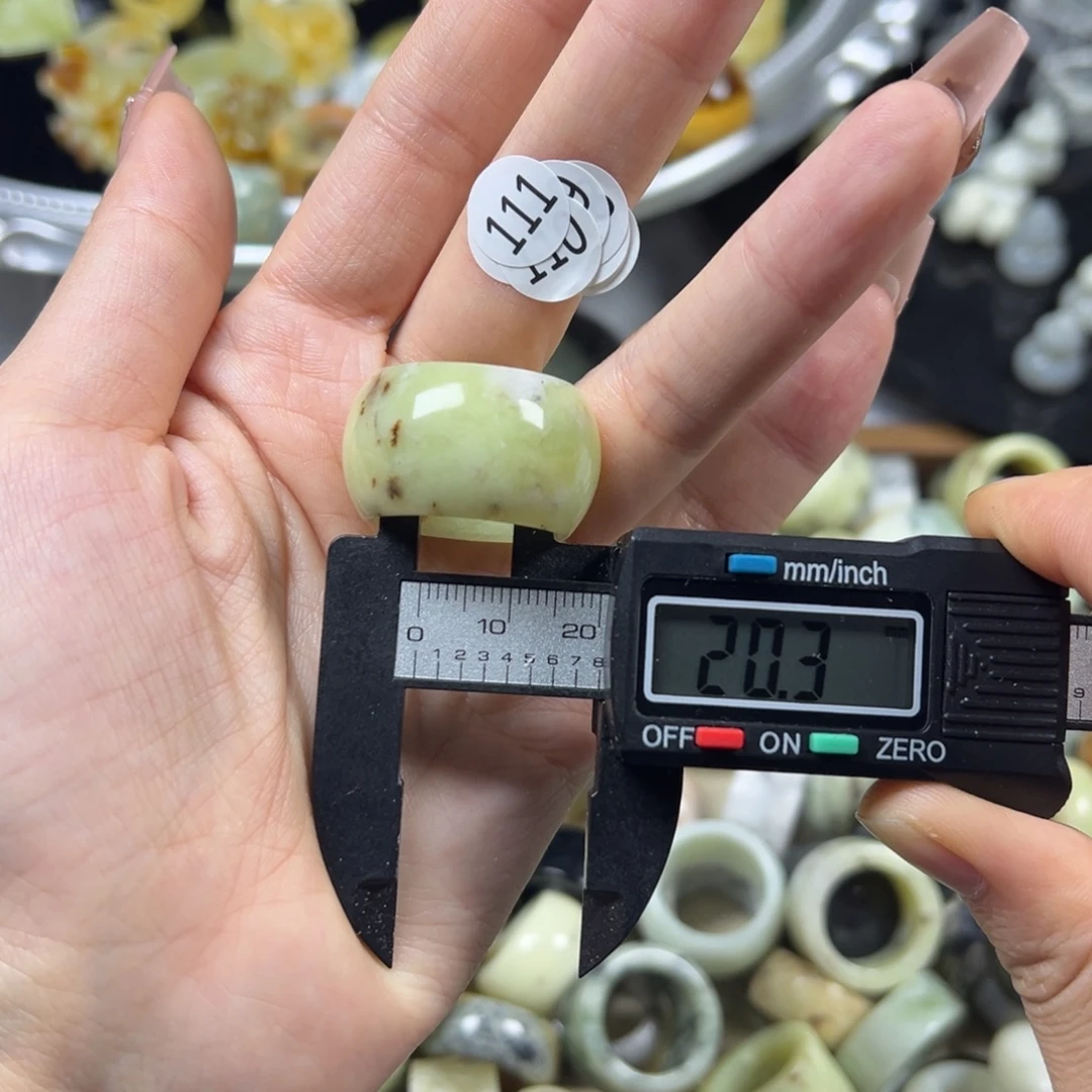 蛇纹石玉未镶嵌戒指