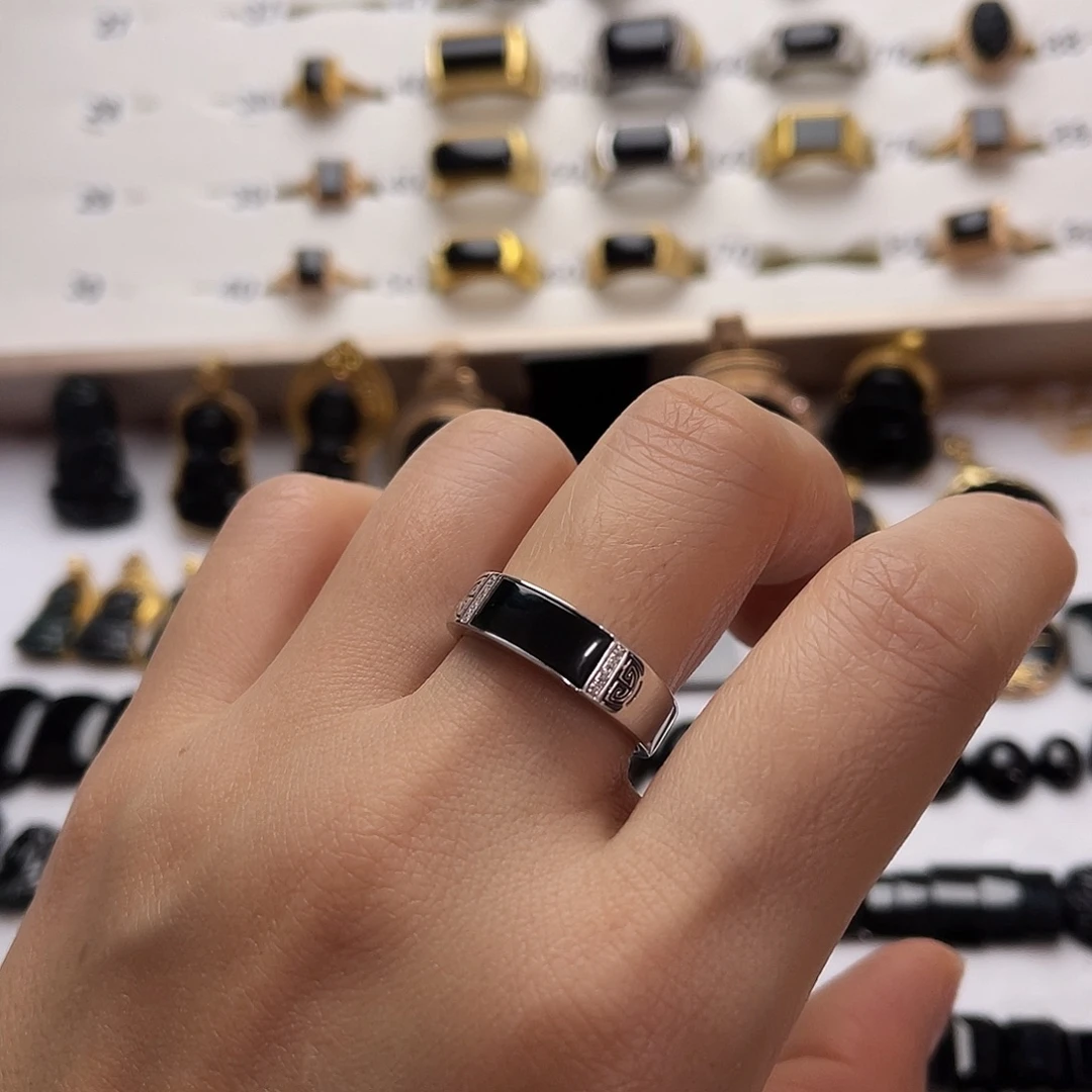 翡翠18K金镶嵌戒指翡翠