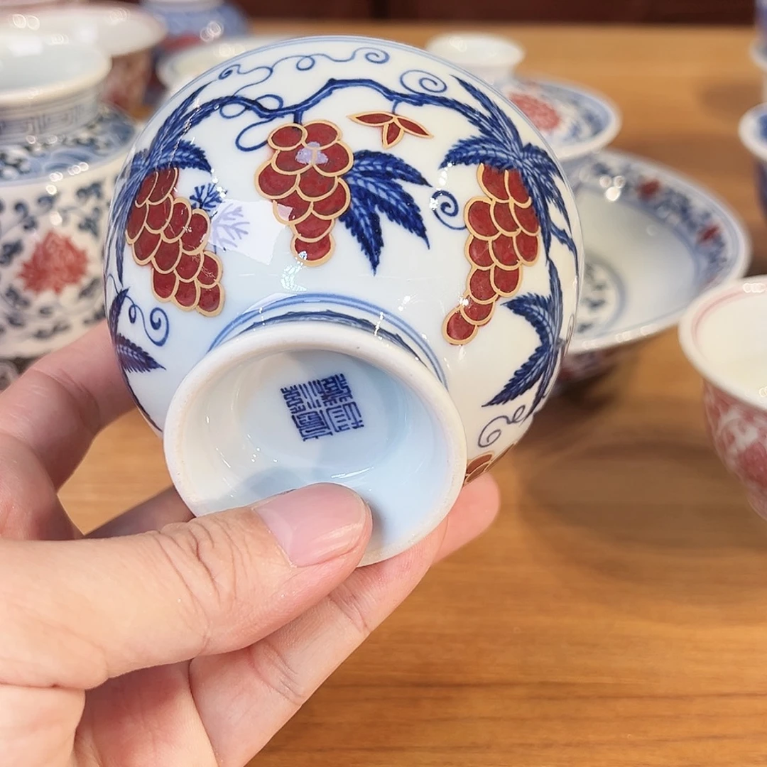 虾***米景德镇陶瓷釉里红