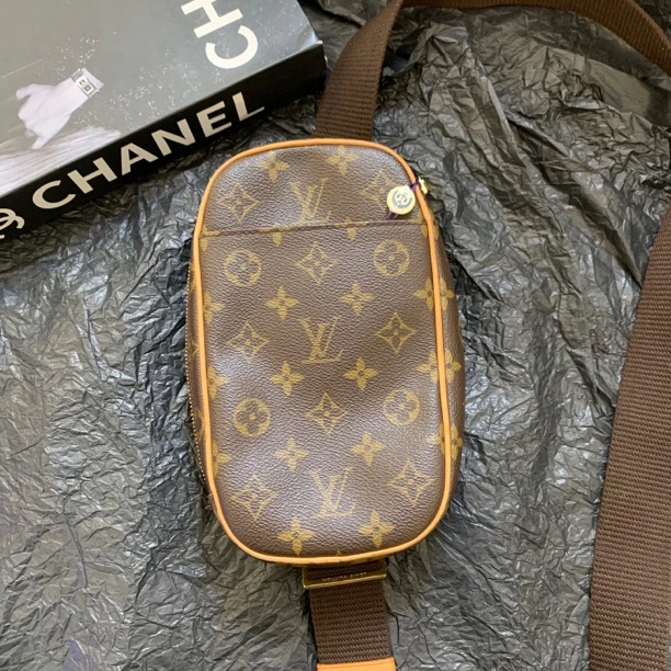 95新 LouisVuitton/路易威登 lv老花蛋蛋 胸包
