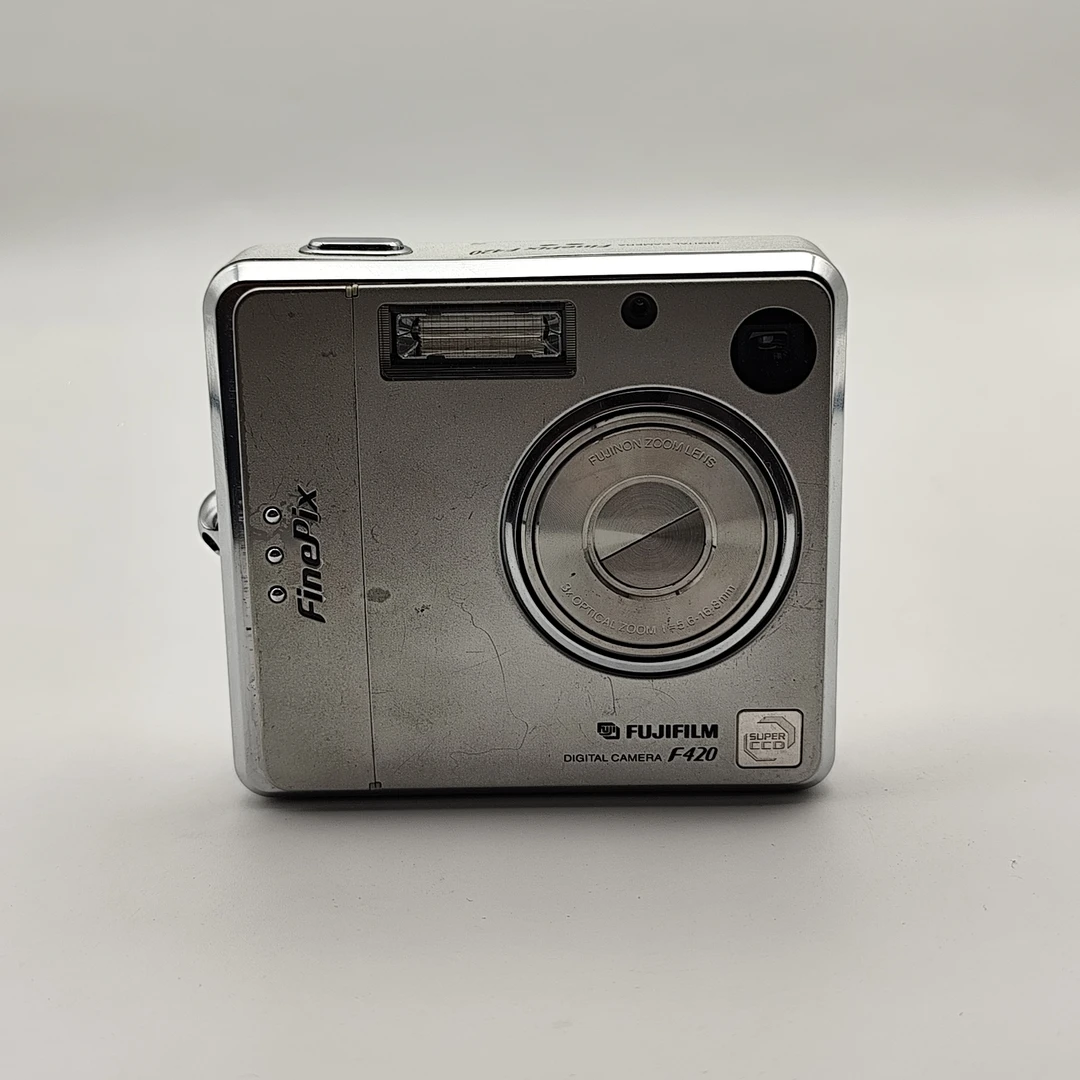 9新 Fujifilm/富士 胶片色彩ccd相机 富士f420 600w画质 自备xd卡