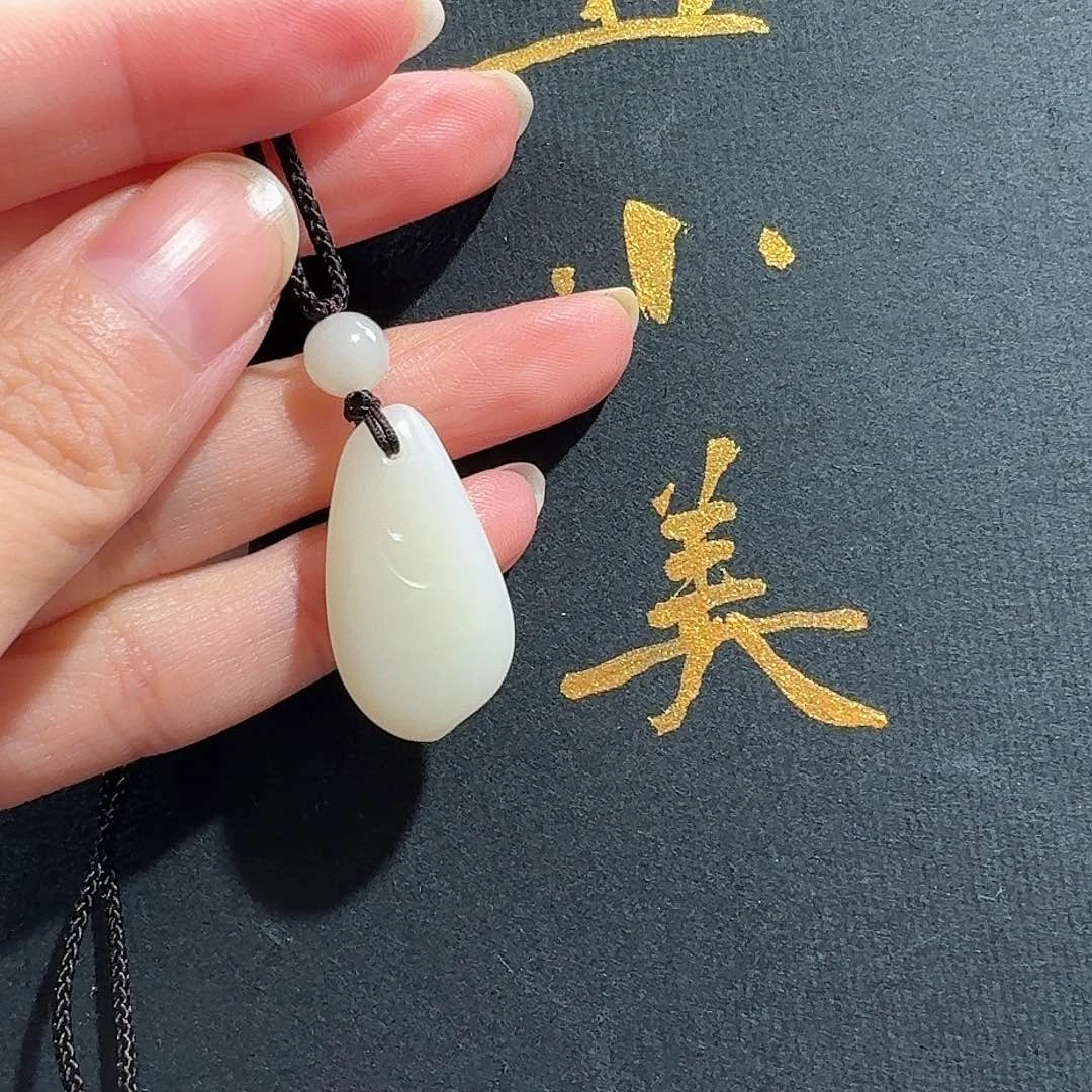 颈饰未镶嵌和田玉米达