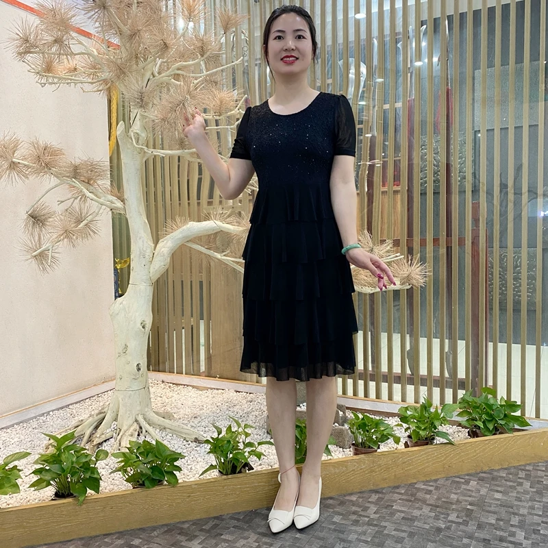 夏季新款烫钻圆领短袖蛋糕裙子女2025洋气减龄遮肉显瘦百搭连衣裙