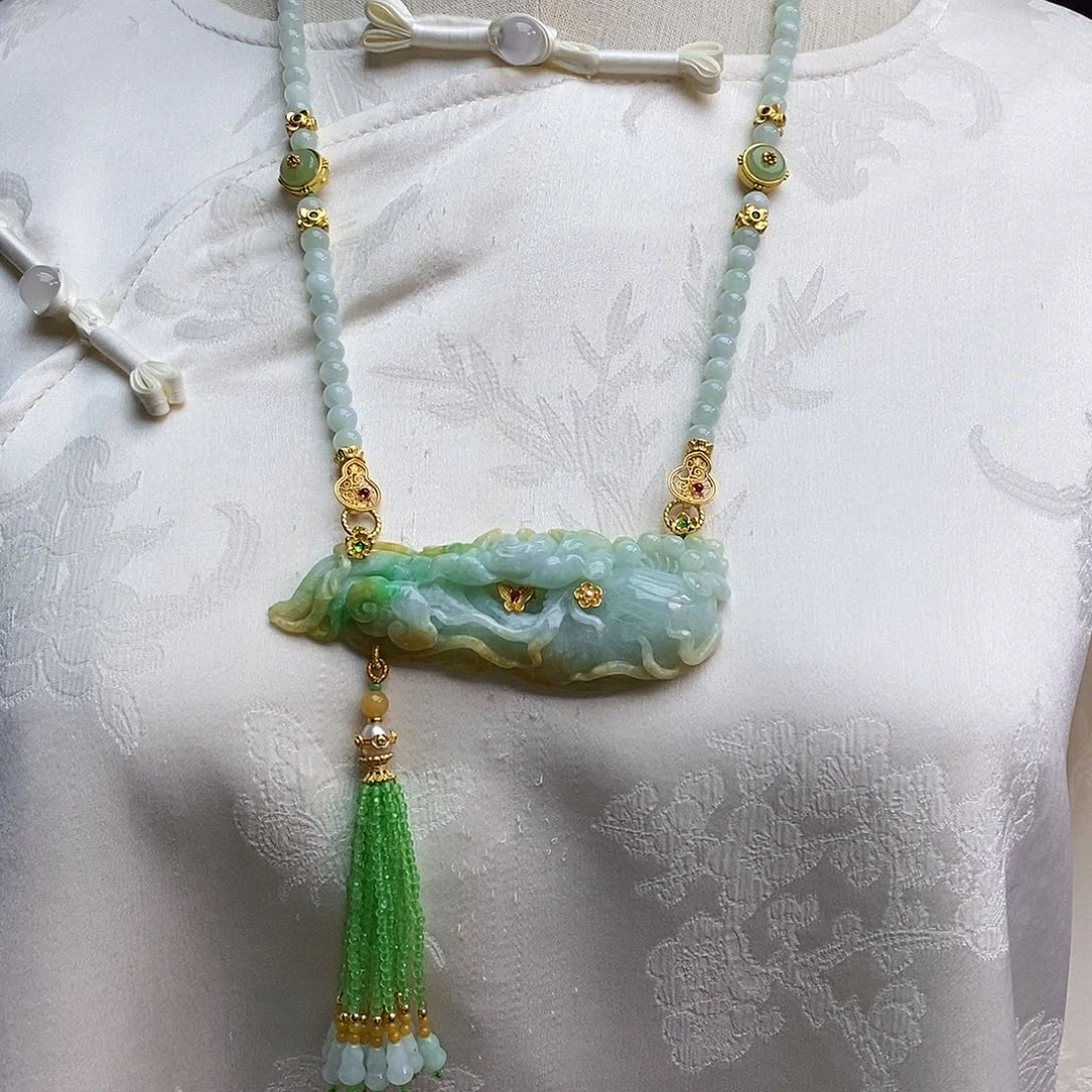 翡翠颈饰未镶嵌天然