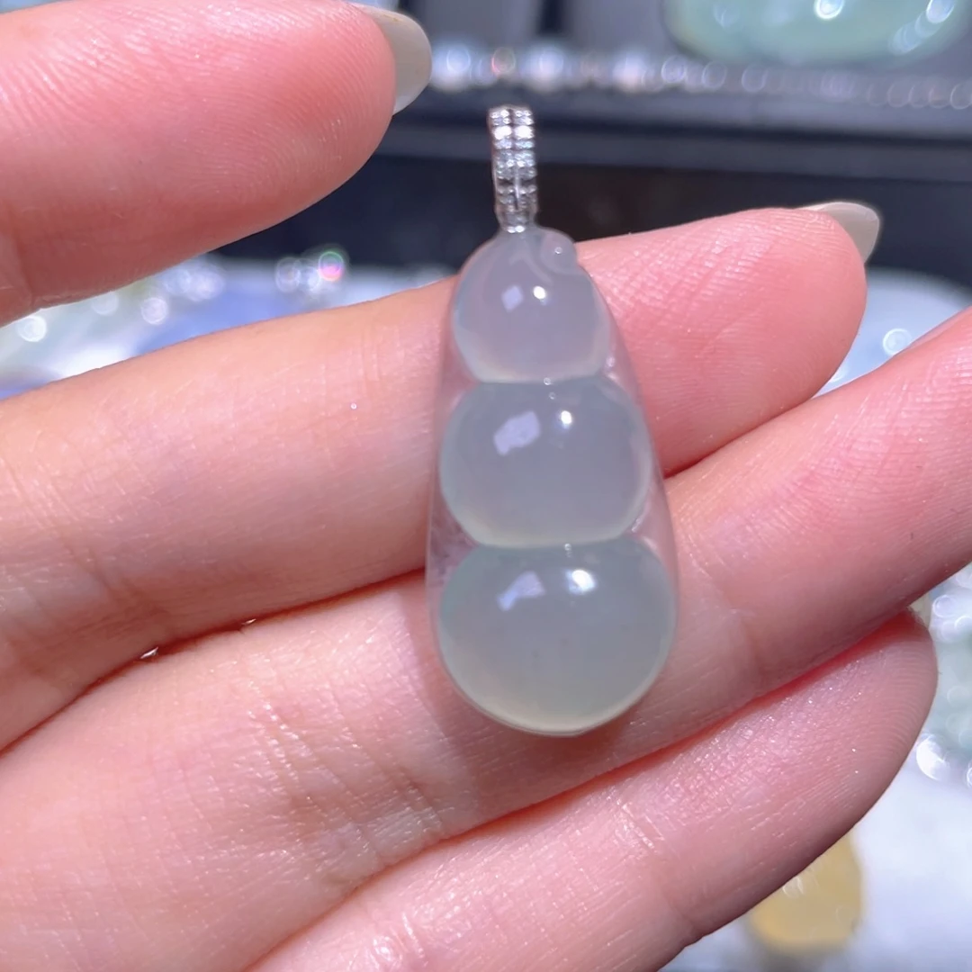 颈饰18K金镶嵌翡翠翡翠