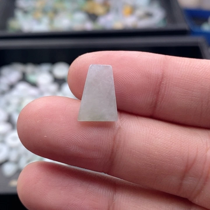 露***宝翡翠未镶嵌吊坠(不含链)