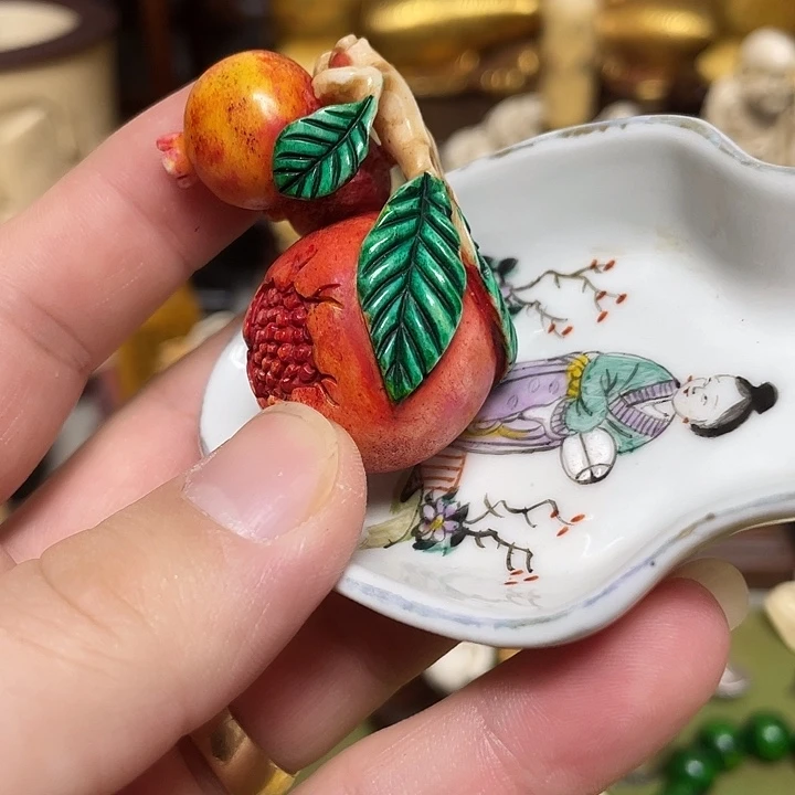 瓷片精致雕刻工艺