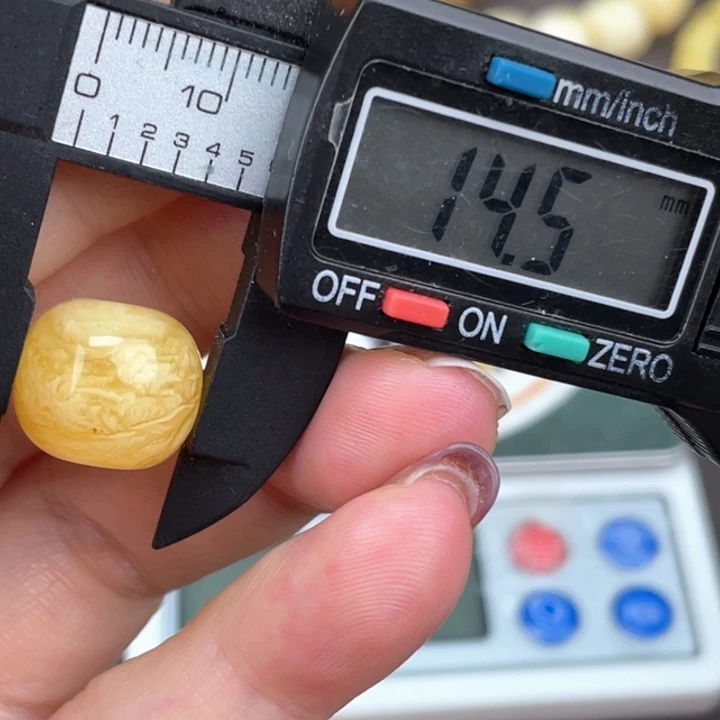 琥珀裸石未镶嵌微瑕636