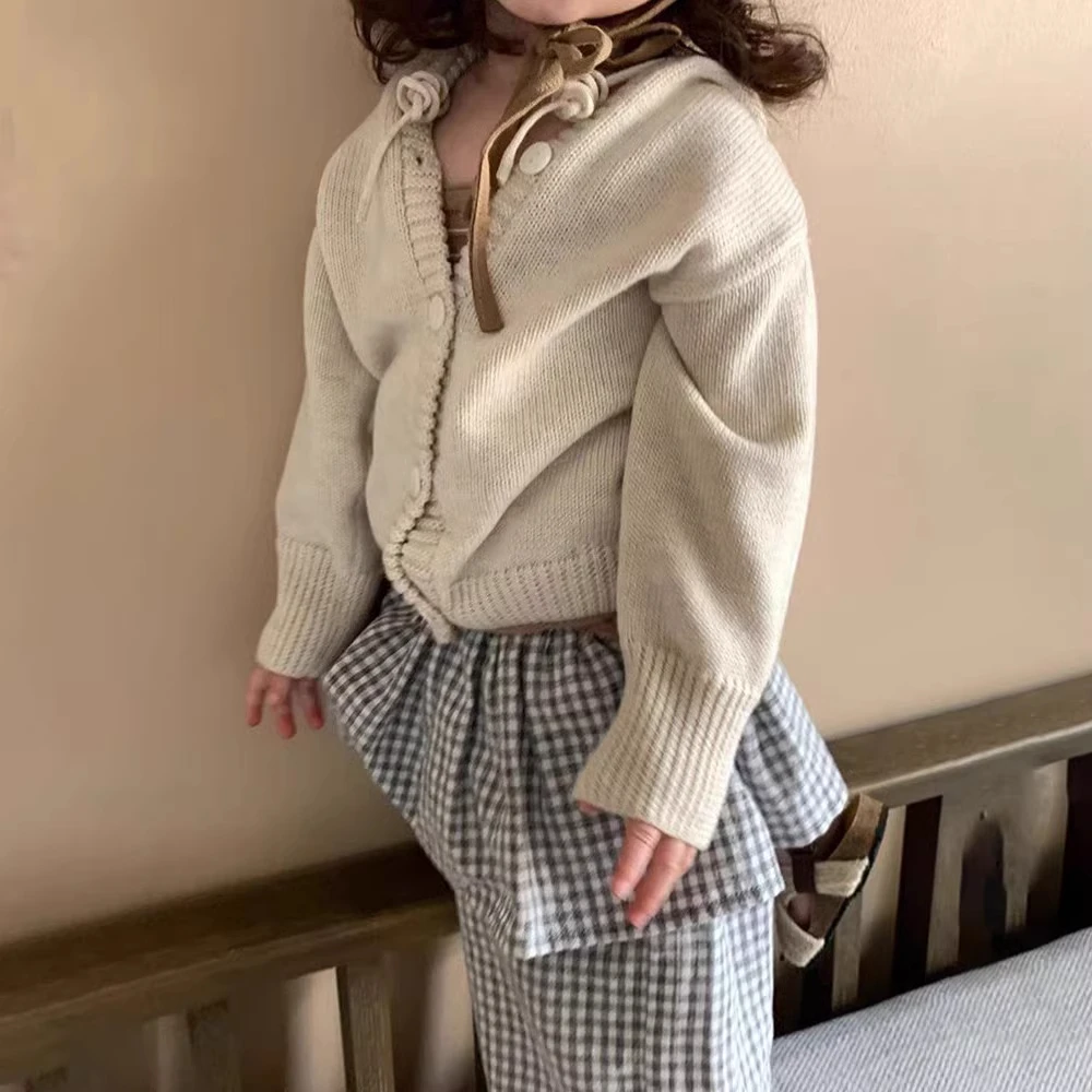 韩版女童2025春季新款显白米灰色针织开衫女宝宝抽绳毛衣格子裙裤
