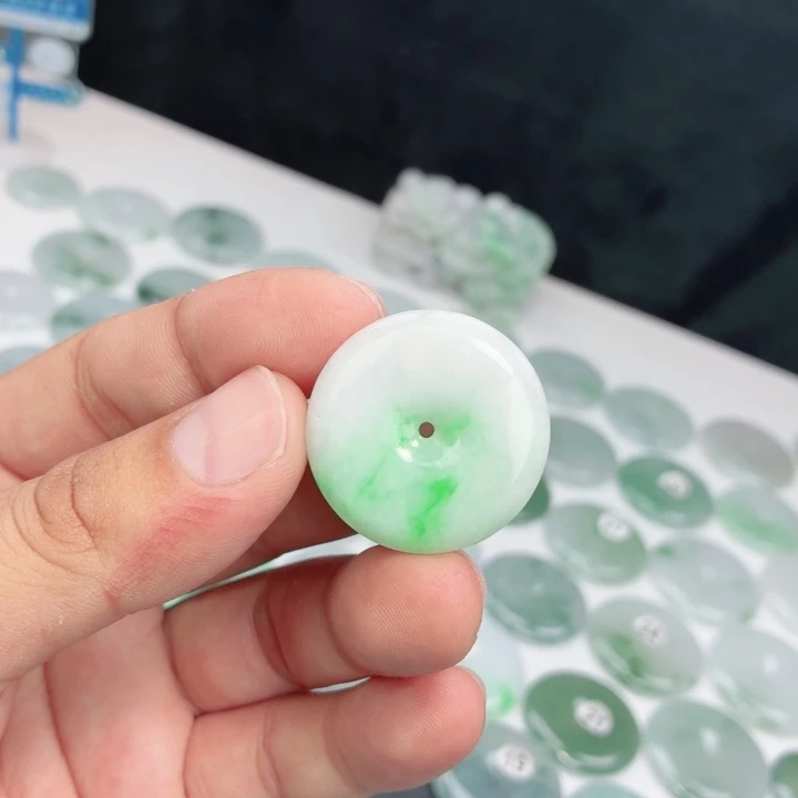 翡翠未镶嵌颈饰缅甸天然A货翡翠30/6.0