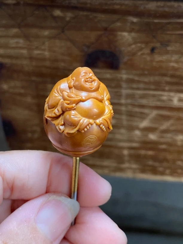 苏工橄榄核雕弥勒三通,尺寸2.2×2.9
