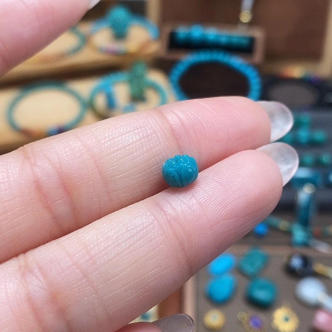 绿松石未镶嵌珠宝奇石