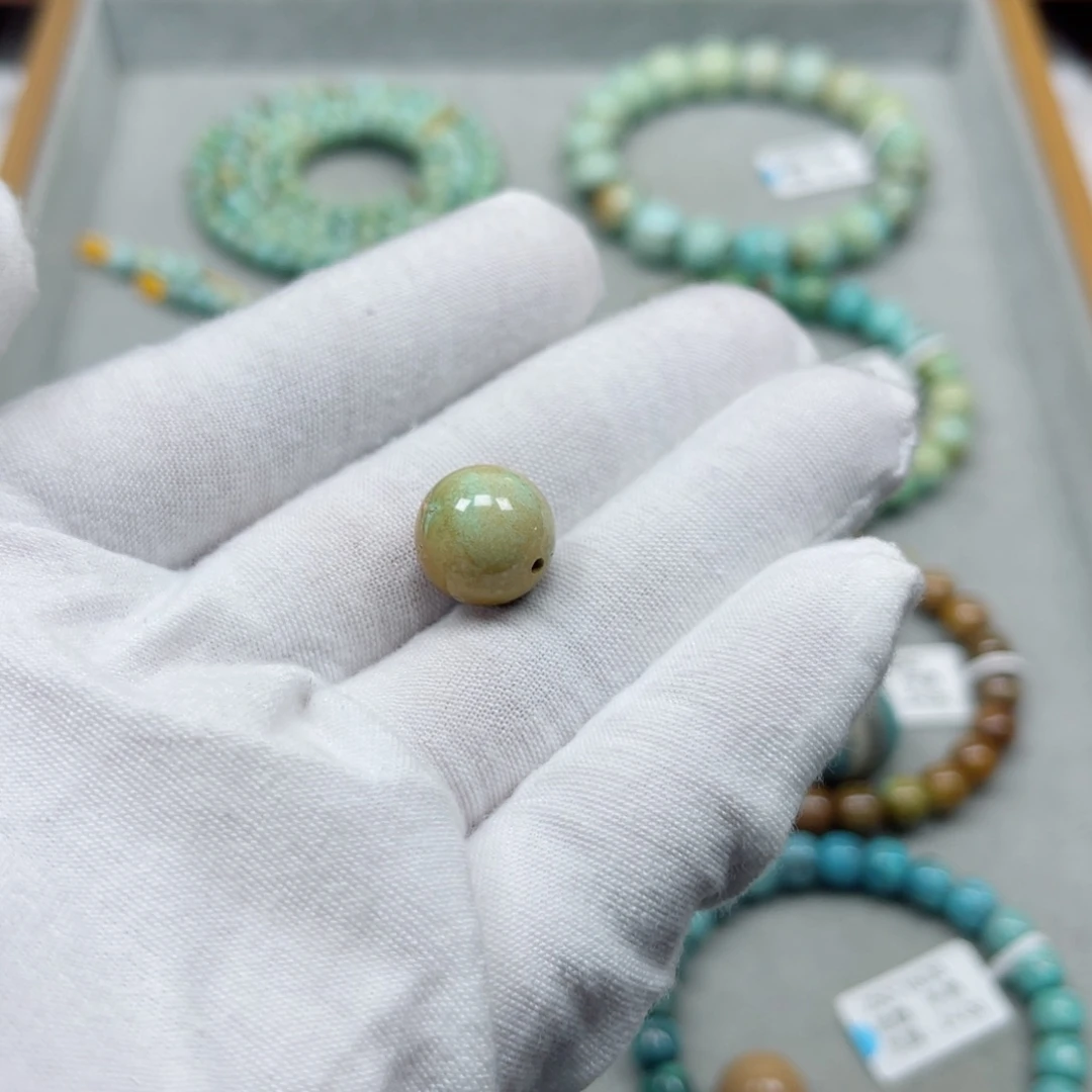 绿松石未镶嵌挂件