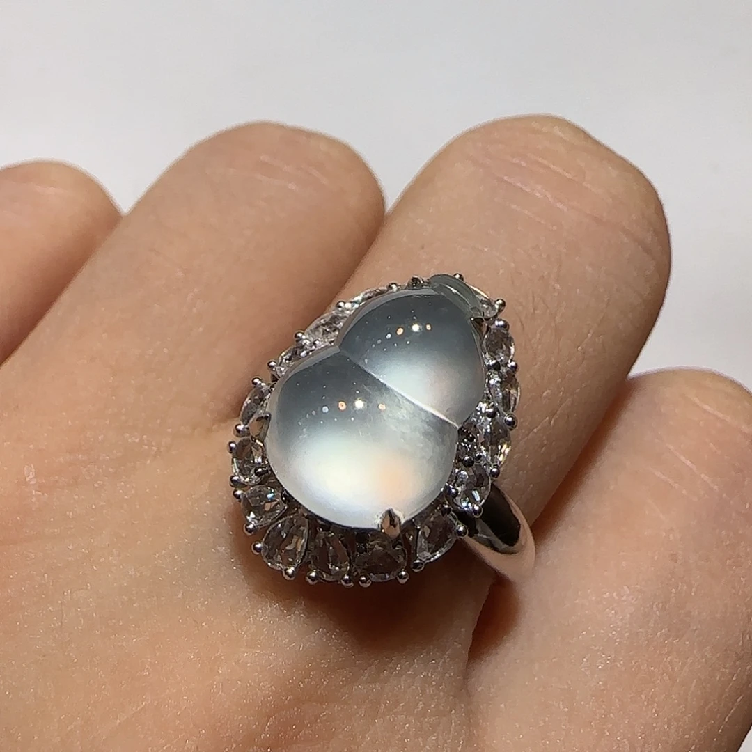 翡翠18K金镶嵌戒指葫芦