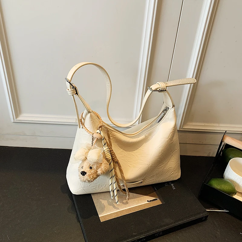 小众简约腋下包2025春夏新款软皮大容量通勤包休闲百搭斜挎包轻便