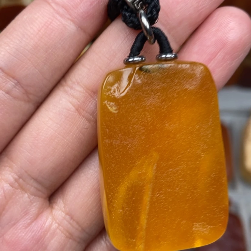 【闪购商品】未镶嵌吊坠(赠链)琥珀