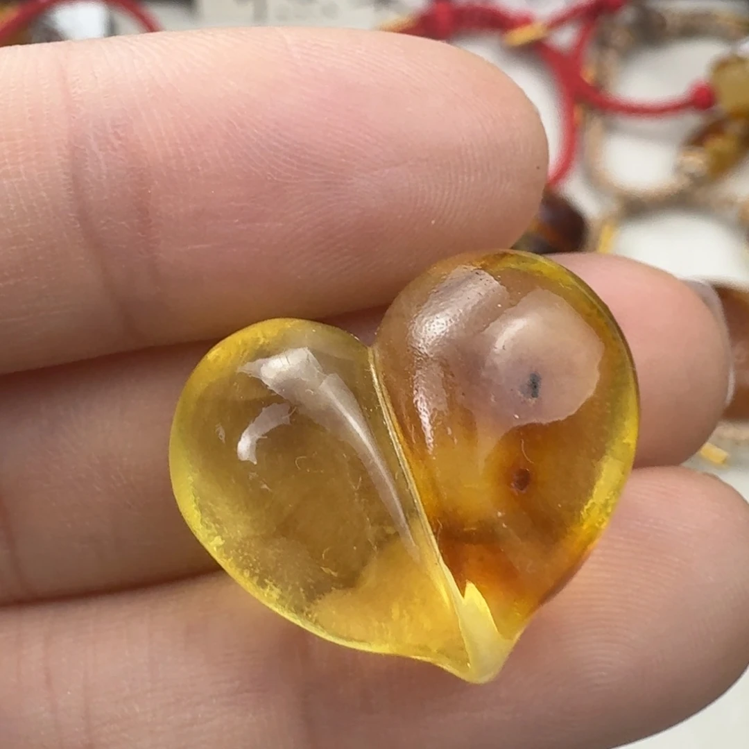 蜜蜡未镶嵌珠宝奇石微粉 23×19×10.8mm