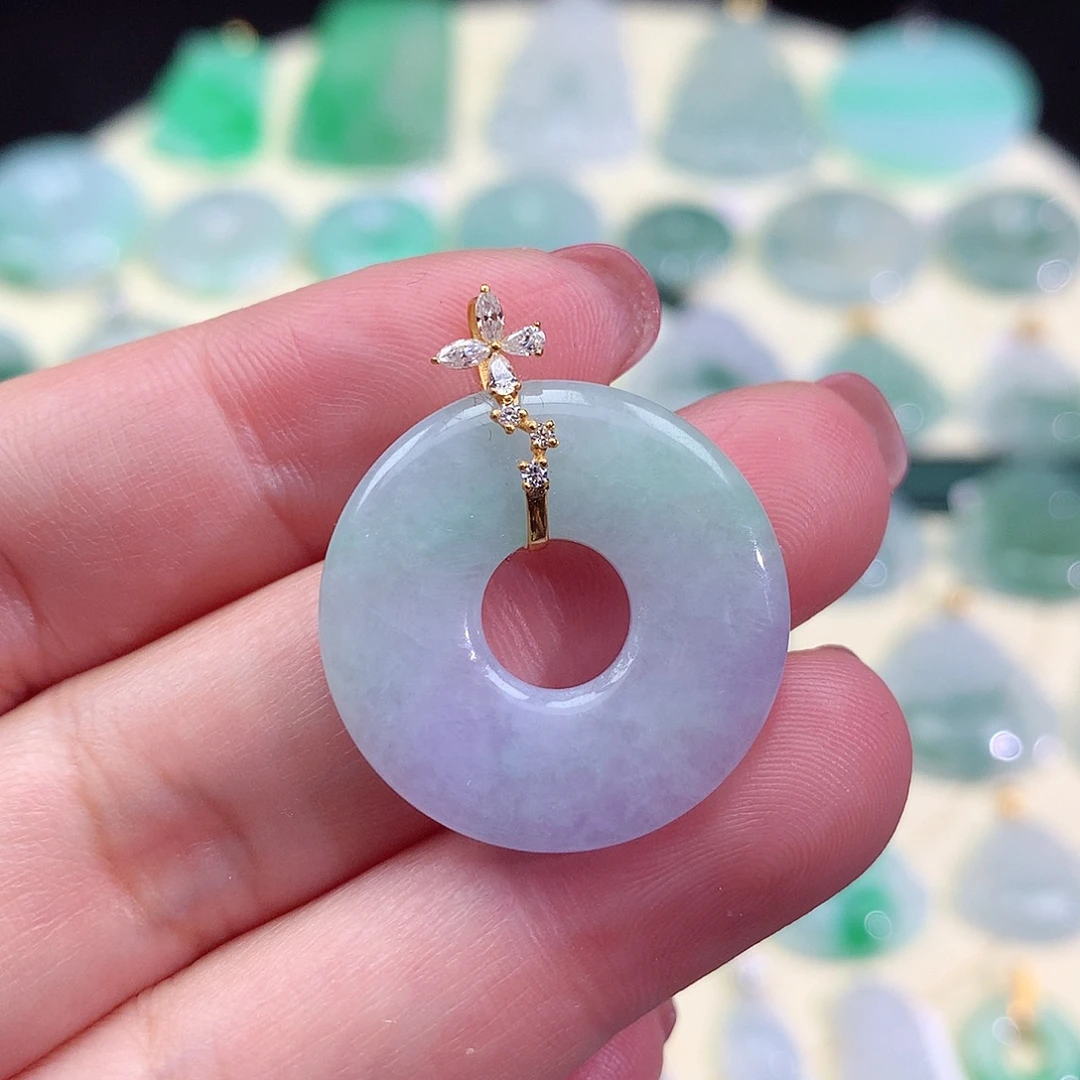 翡翠18K金镶嵌颈饰甜甜圈