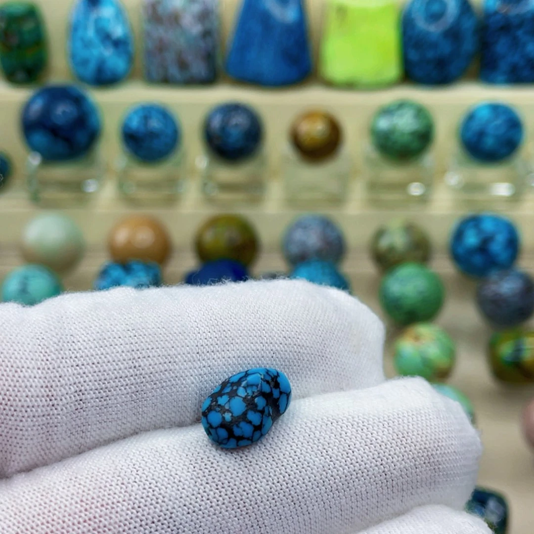 未镶嵌绿松石颈饰