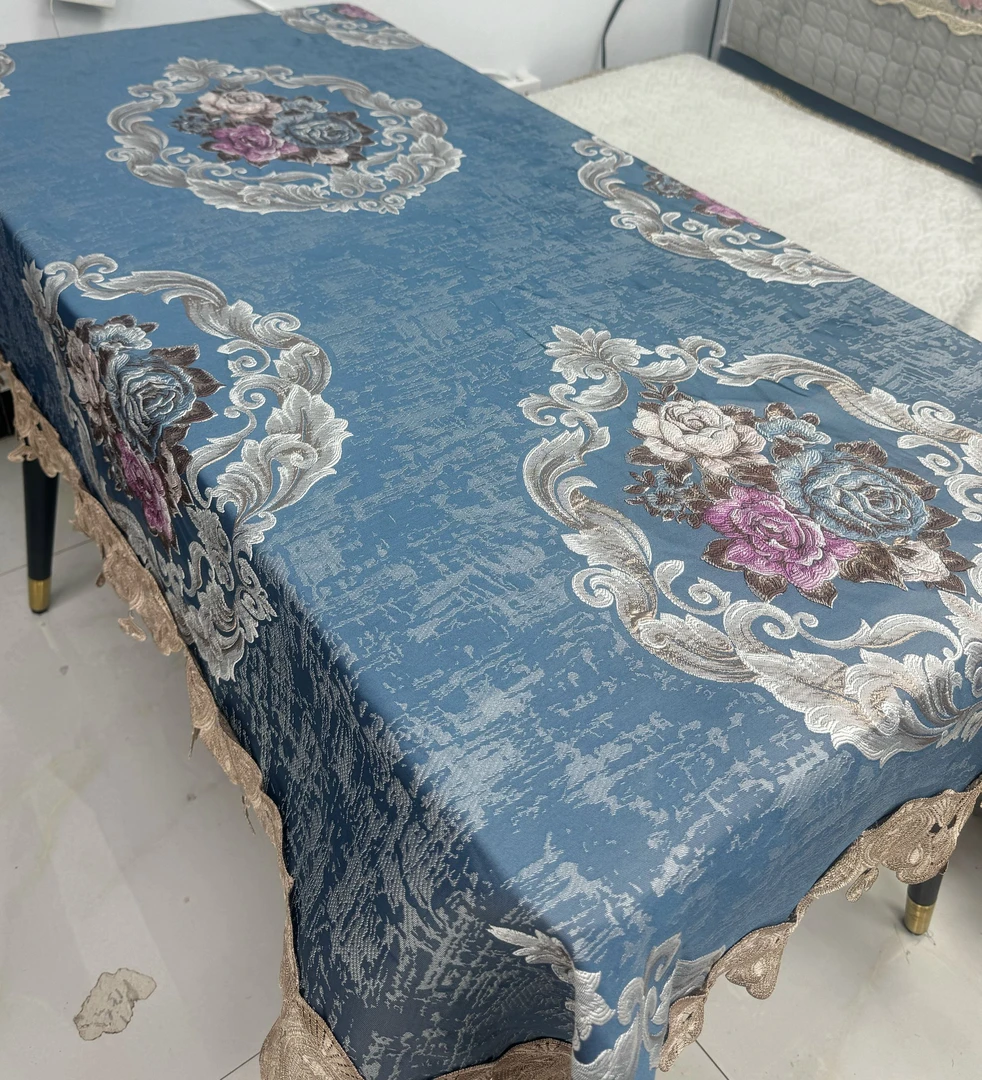 内径110*160（含花边 130*180）天丝贡缎雕花高端桌布