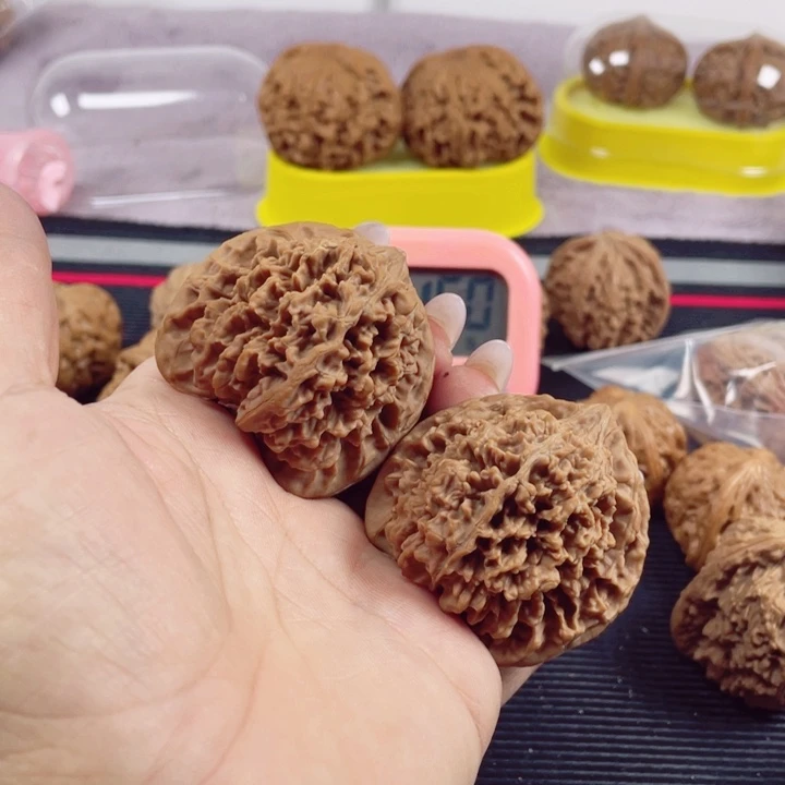 航****文玩核桃把件满天星