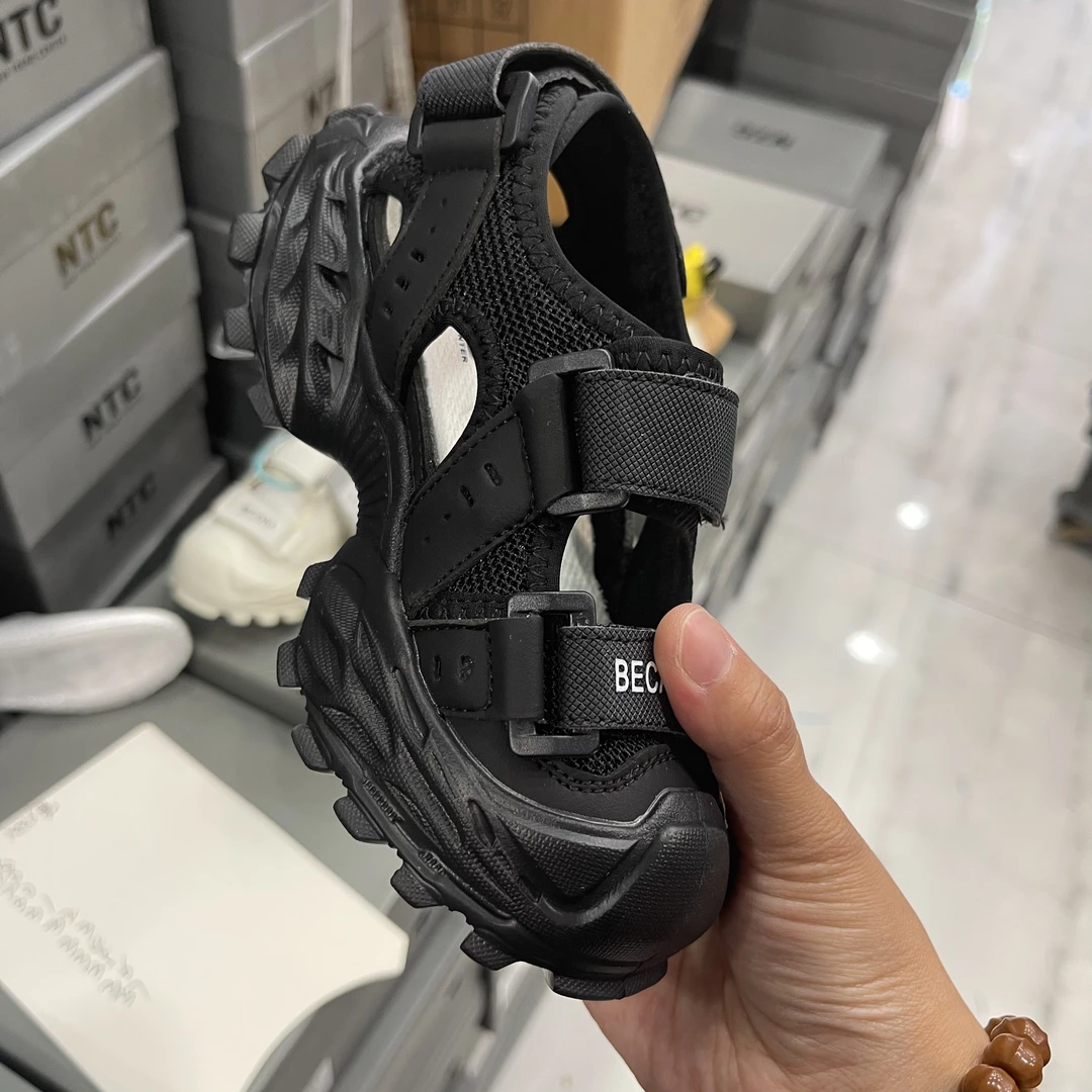 8019儿童半镂空运动凉鞋