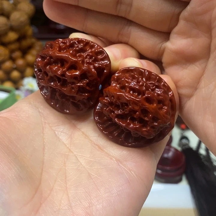 风***子文玩核桃吊坠野狼36