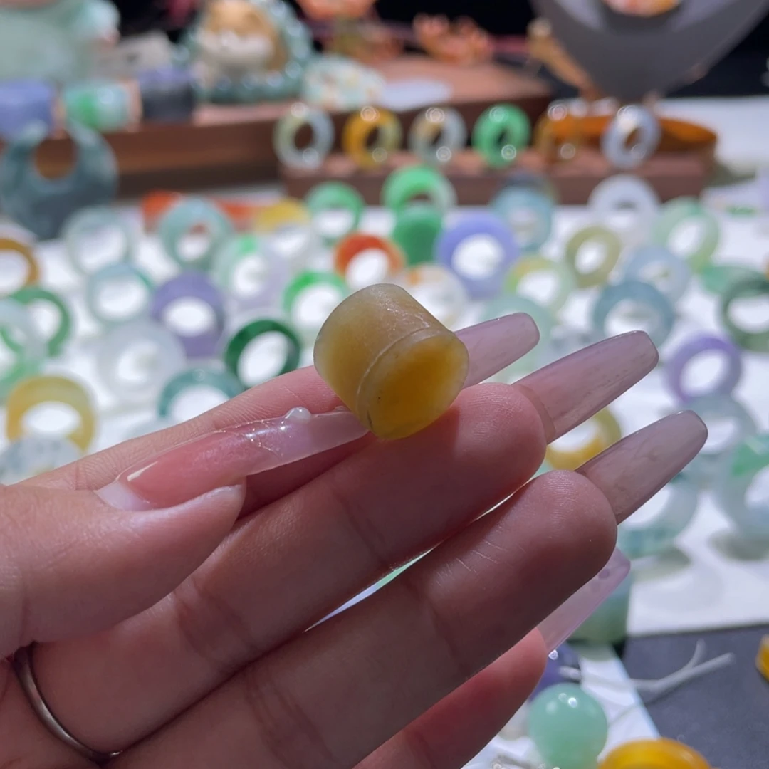 未镶嵌定制翡翠翡翠