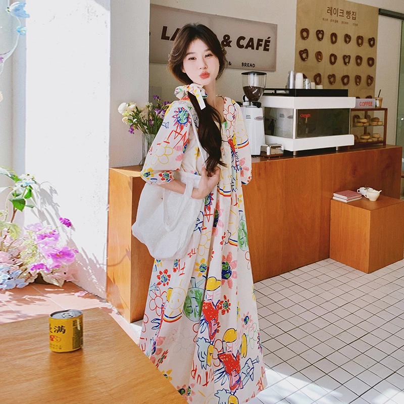 多巴胺涂鸦印花连衣裙女夏2025新款独特设计感小众超好看宽松裙子