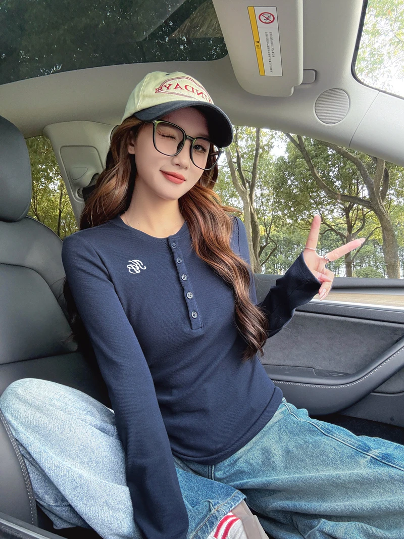2025秋季爆款韩版长袖T恤女高级感修身收腰内搭打底衫纽扣上衣服