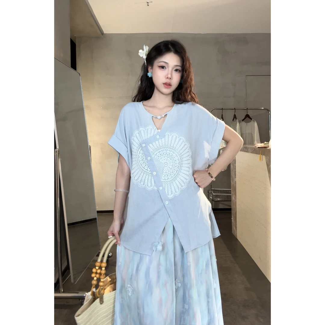 旻旻家夏季新款太阳花设计感清新开叉小衫上衣女（20664）