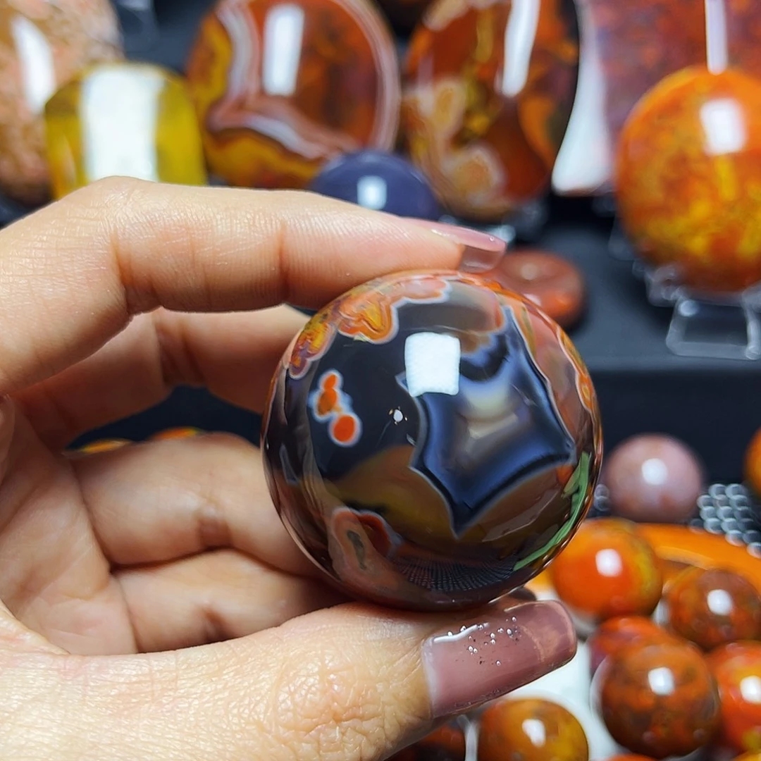 未镶嵌颈饰玛瑙/玉髓蓝**鄂