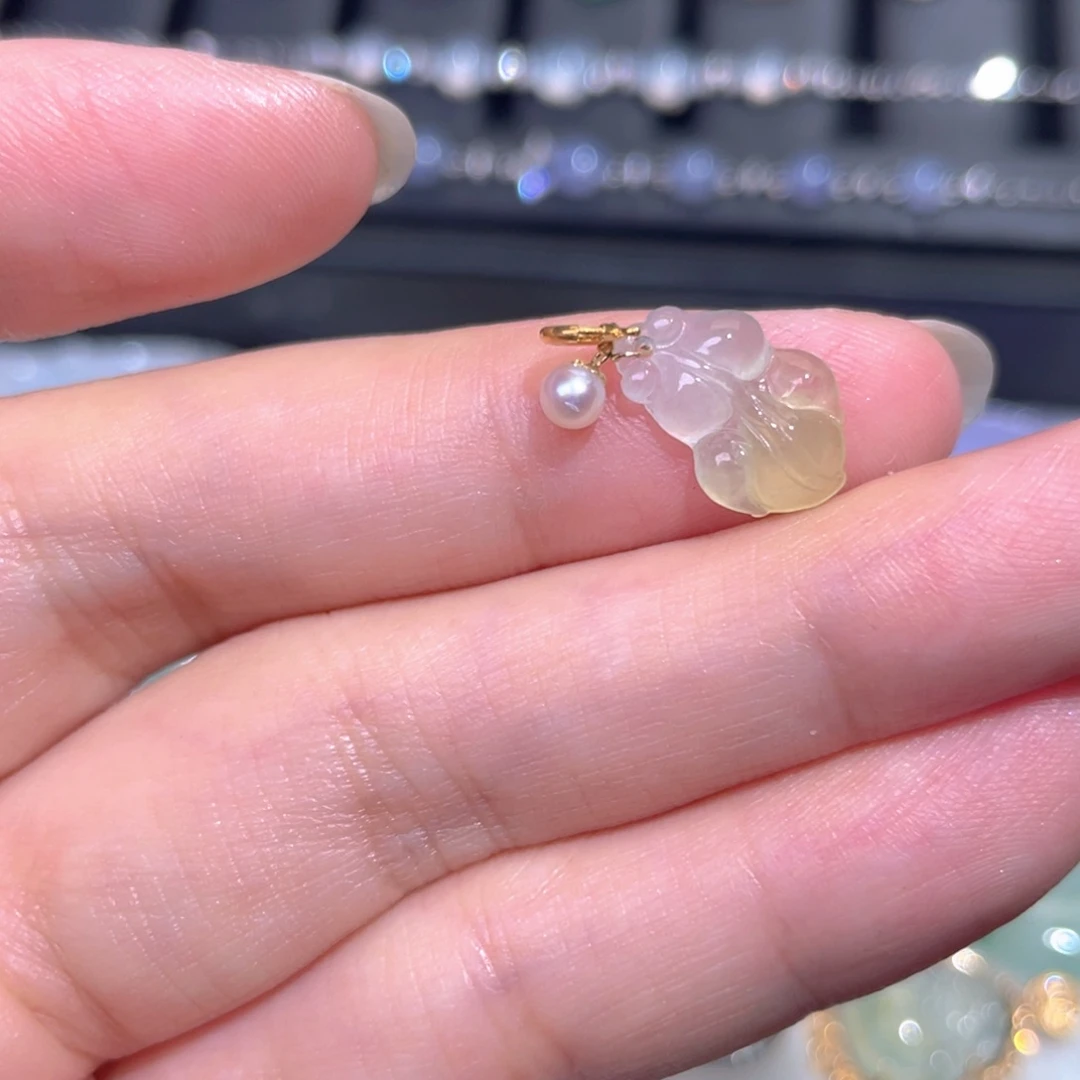 颈饰18K金镶嵌翡翠翡翠