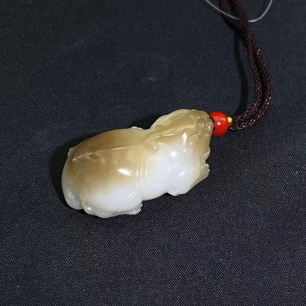 和田玉糖白貔貅吊坠（Y）