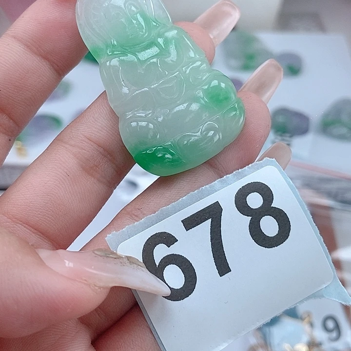 翡翠颈饰未镶嵌吊坠