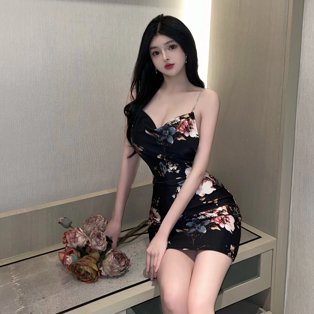 复古V领蕾丝性感吊带包臀连衣裙修身短裙