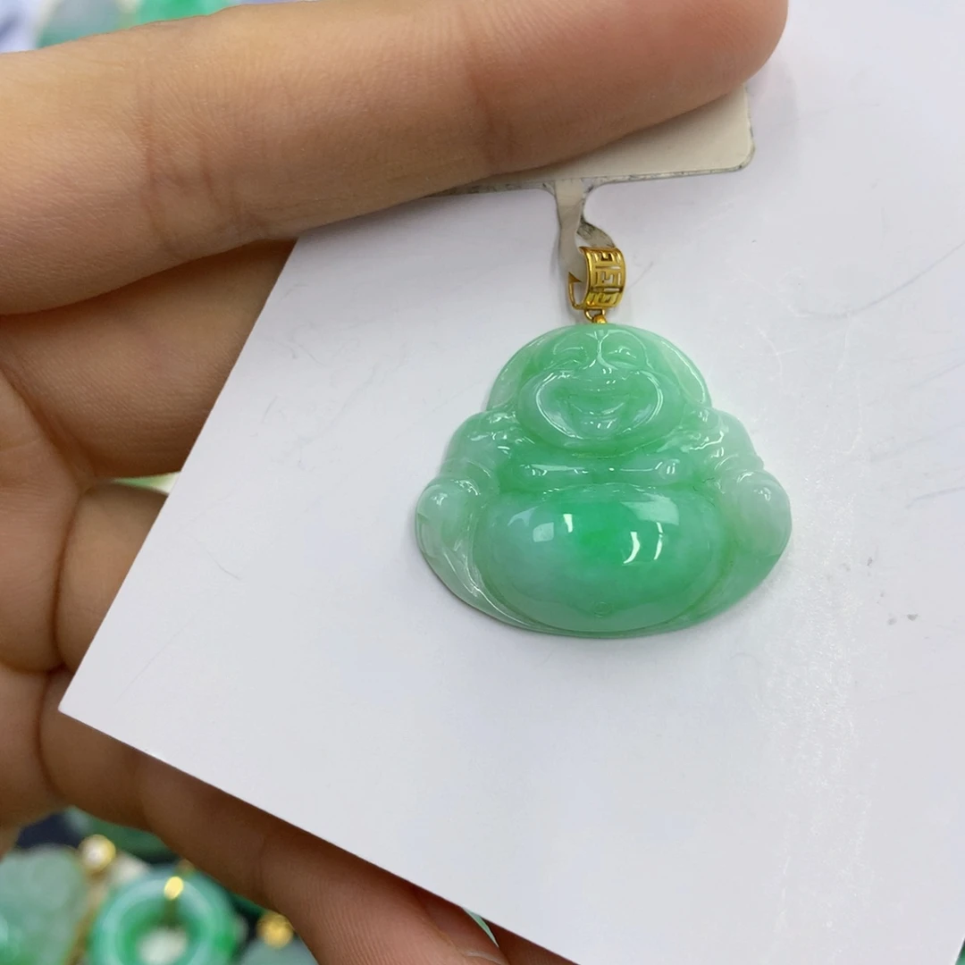 翡翠18K金镶嵌颈饰翡翠