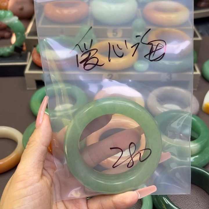 未镶嵌手镯石英岩玉水****海