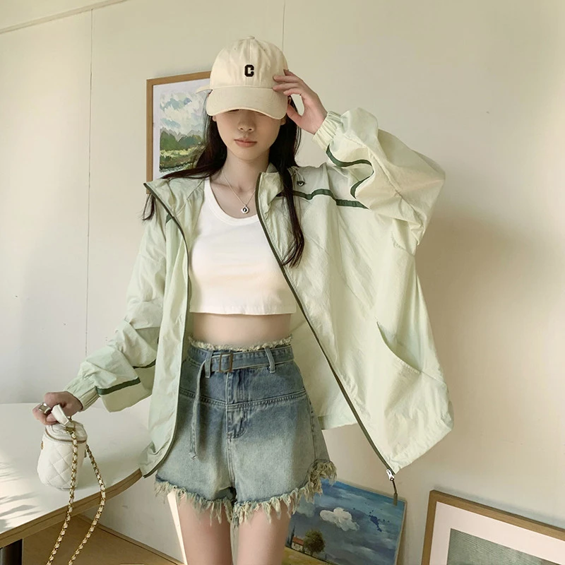 薄外套女夏季外穿新款宽松户外运动防晒衣女装设计感连帽防晒服