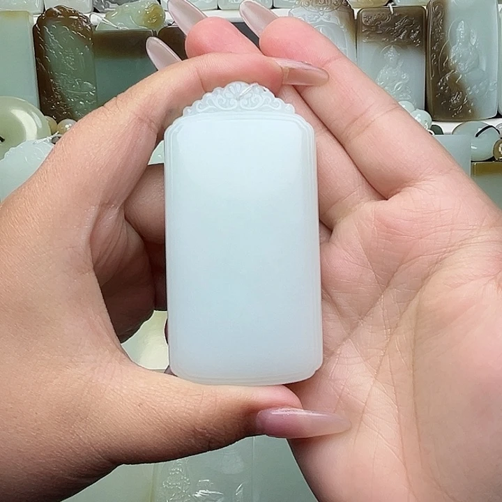 颈饰未镶嵌和田玉哎*哟