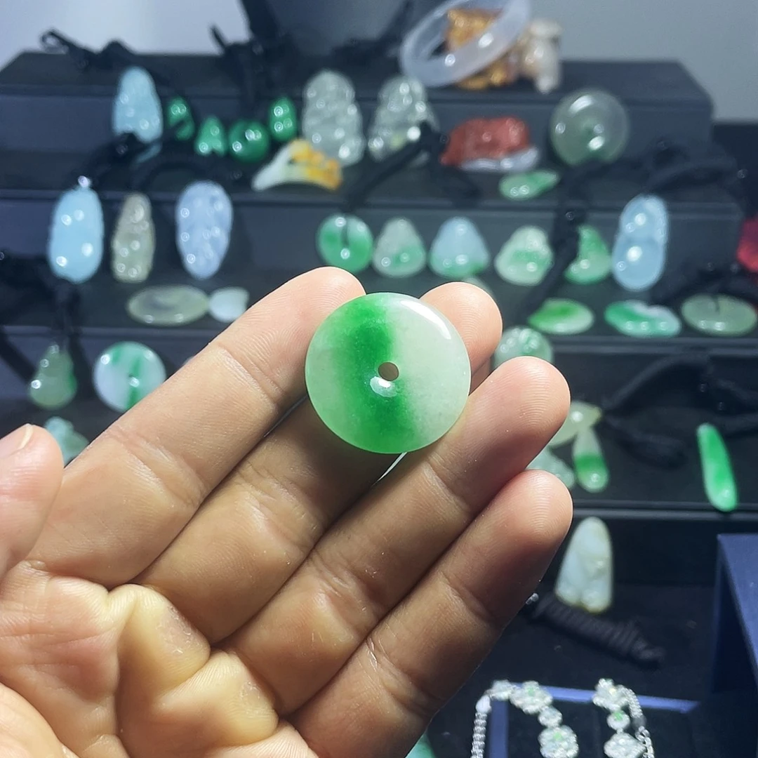 翡翠未镶嵌颈饰翡翠平安扣